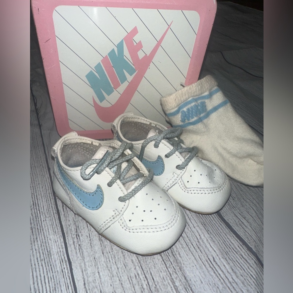 Vintage 1986 Nike “Sweet Dreams” Shoes